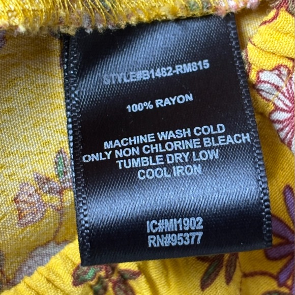 Sanctuary Bright Yellow Long Sleeve Floral Ruffle blouse 🌸🌸🌸 - Picture 8 of 8